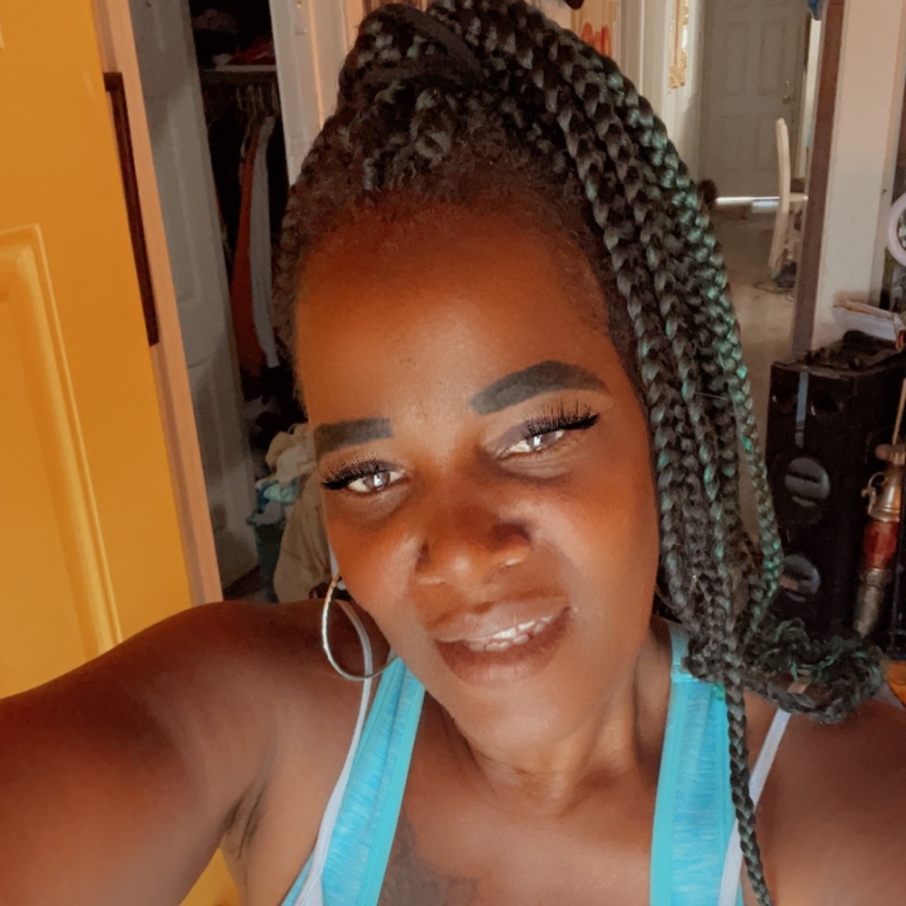Meet your Posher, Cassandra